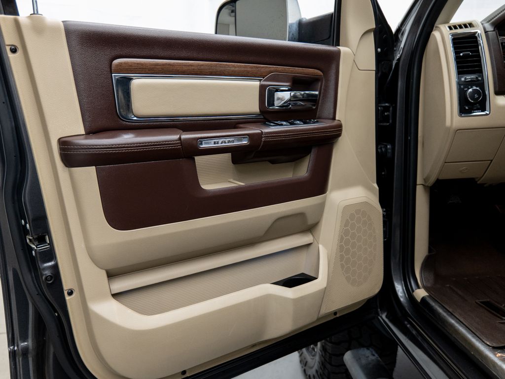 2018 Granite Crystal Metallic Clearcoat Ram 2500 Laramie 4X4 Truck