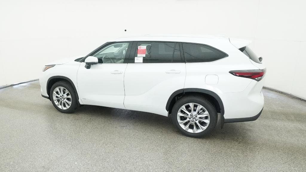 Thumbnail: 2025 Toyota Highlander - 22