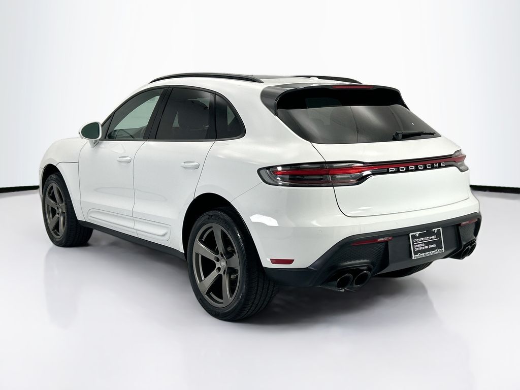 Thumbnail: 2022 Porsche Macan - 3