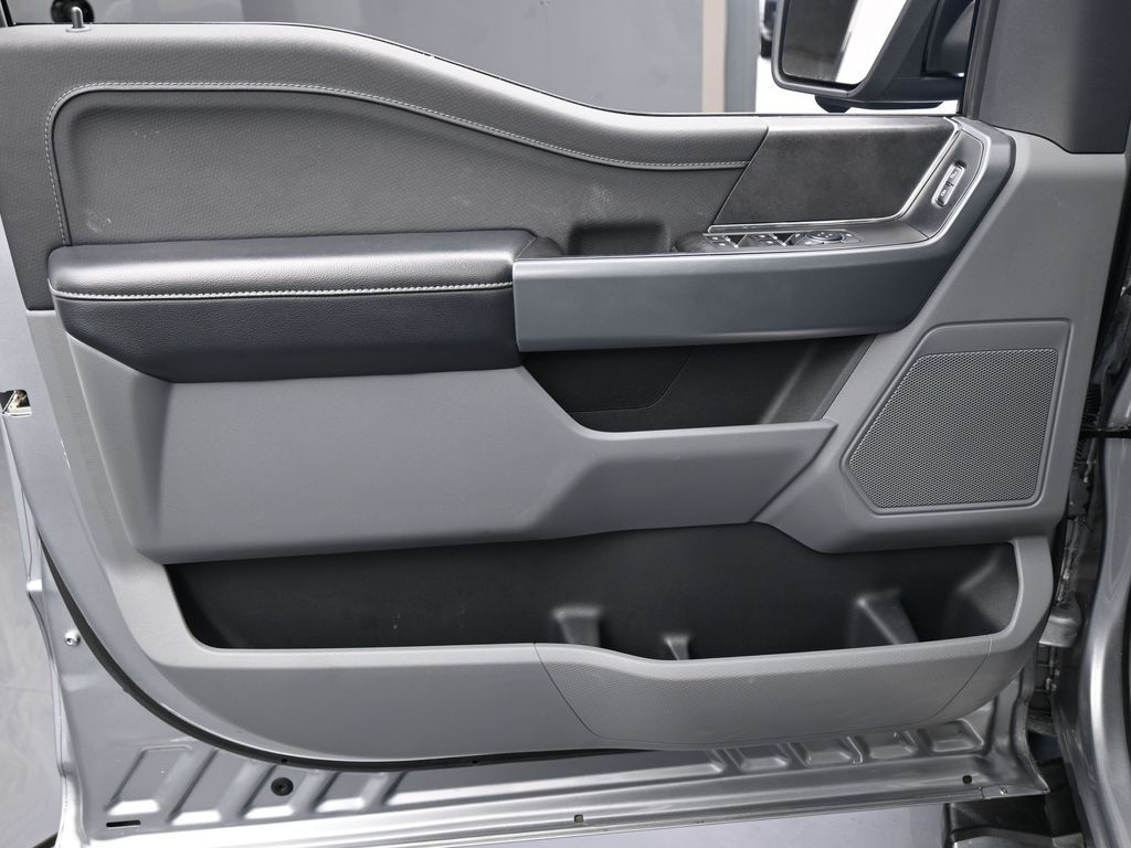 Used 2024 Silver Metallic Ford XLT image 12