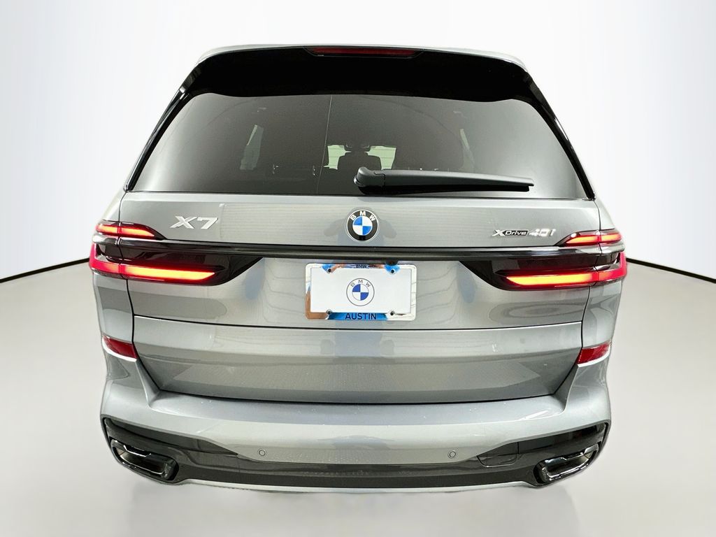 Thumbnail: 2027 BMW X7 - 6