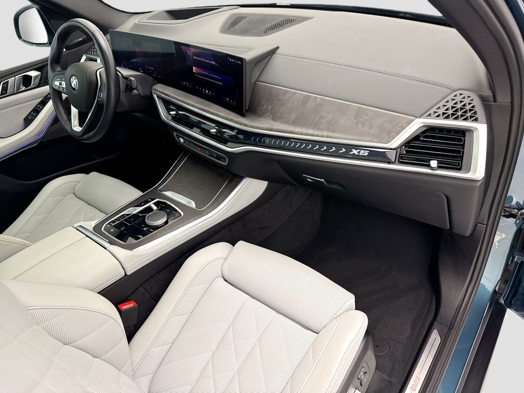 Thumbnail: 2024 BMW X5 - 16