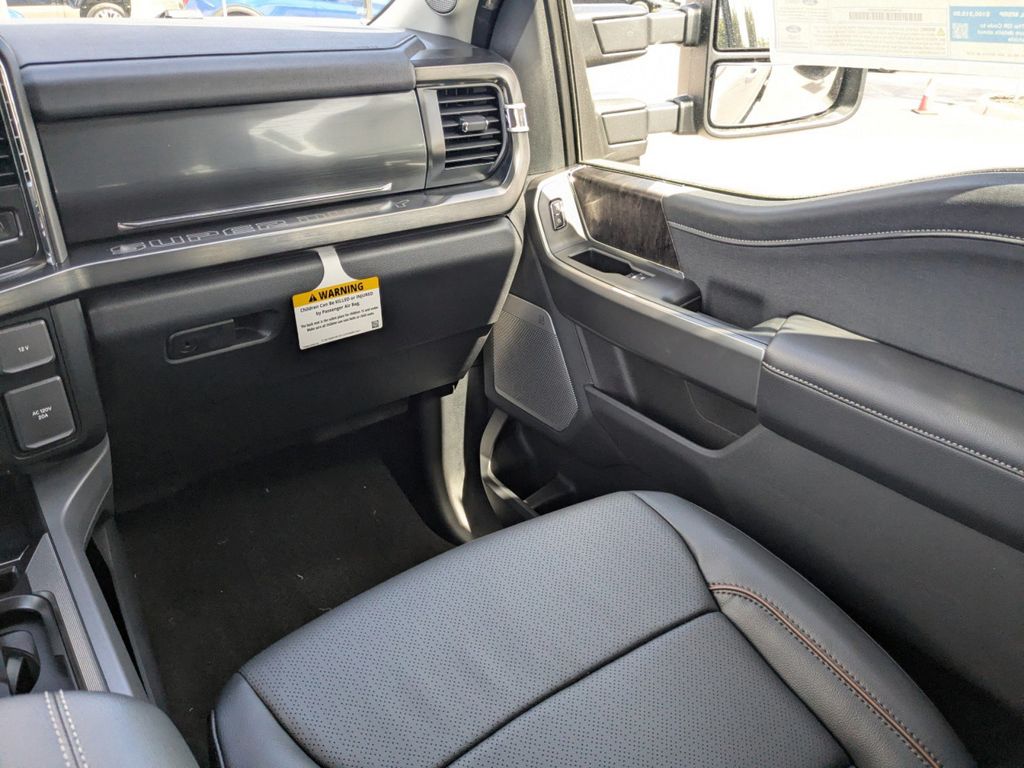 2026 Ford Super Duty F-350 SRW LARIAT