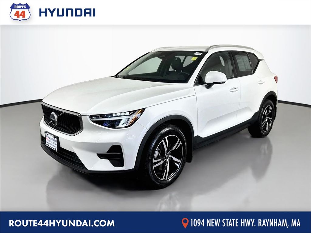 Crystal White 2023 Volvo XC40 SUV / Crossover All-Wheel Drive Automatic