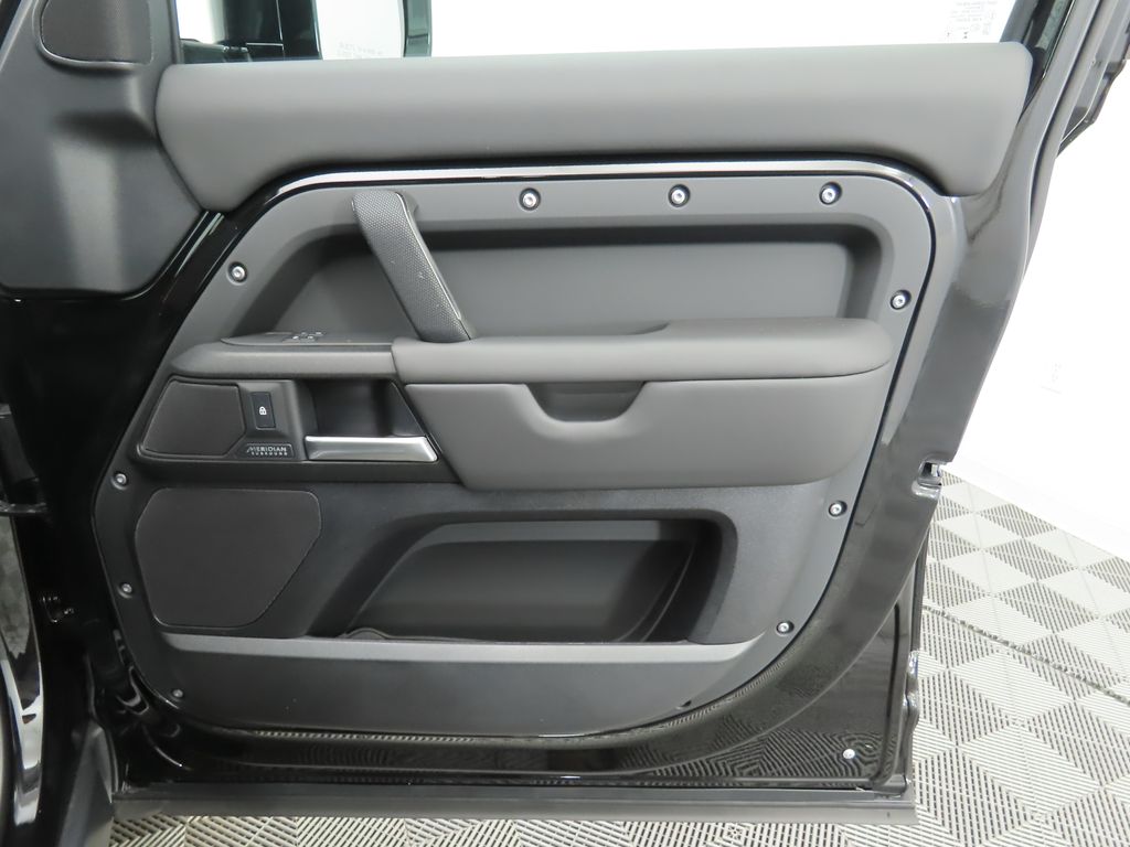 Thumbnail: 2025 Land Rover Defender - 25