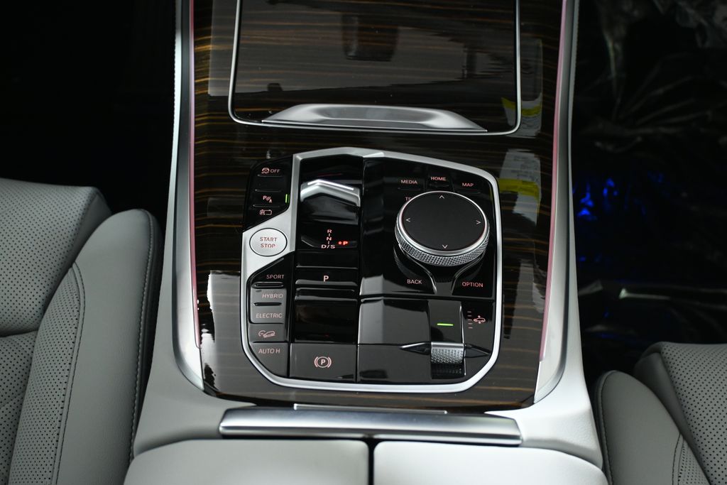 Thumbnail: 2026 BMW X5 - 23