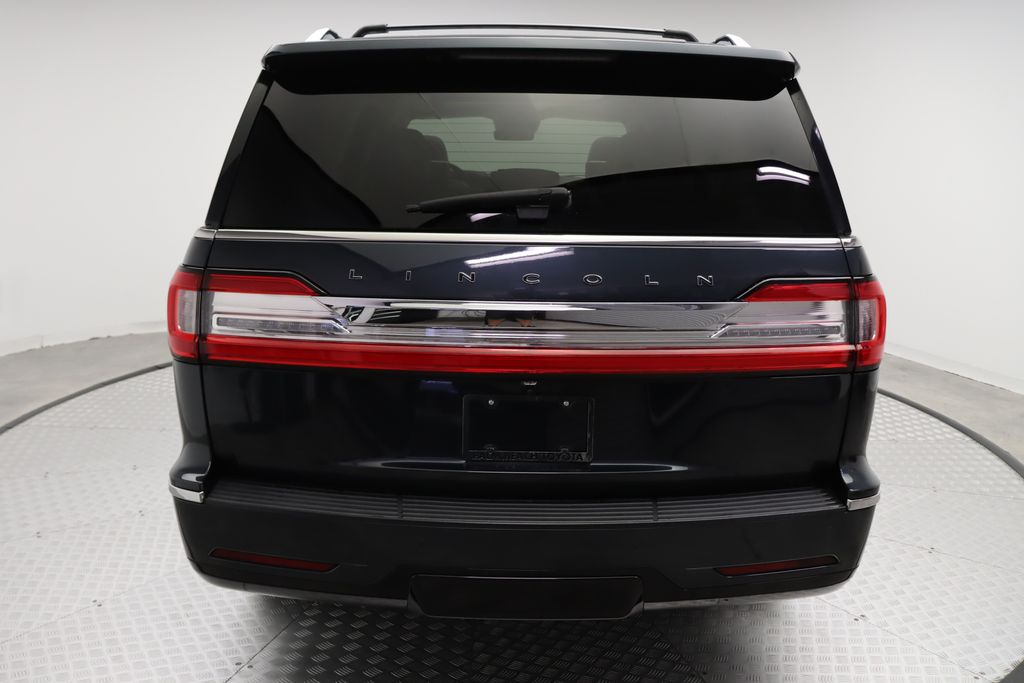 Thumbnail: 2021 Lincoln Navigator - 10