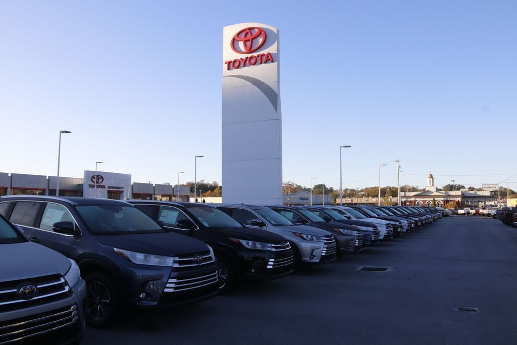 Used 2022 Blue Ram Laramie image 27