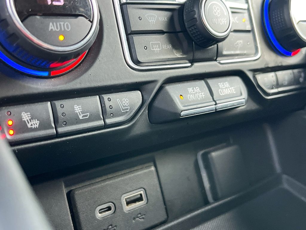 Used 2021 Black Chevrolet Premier image 21
