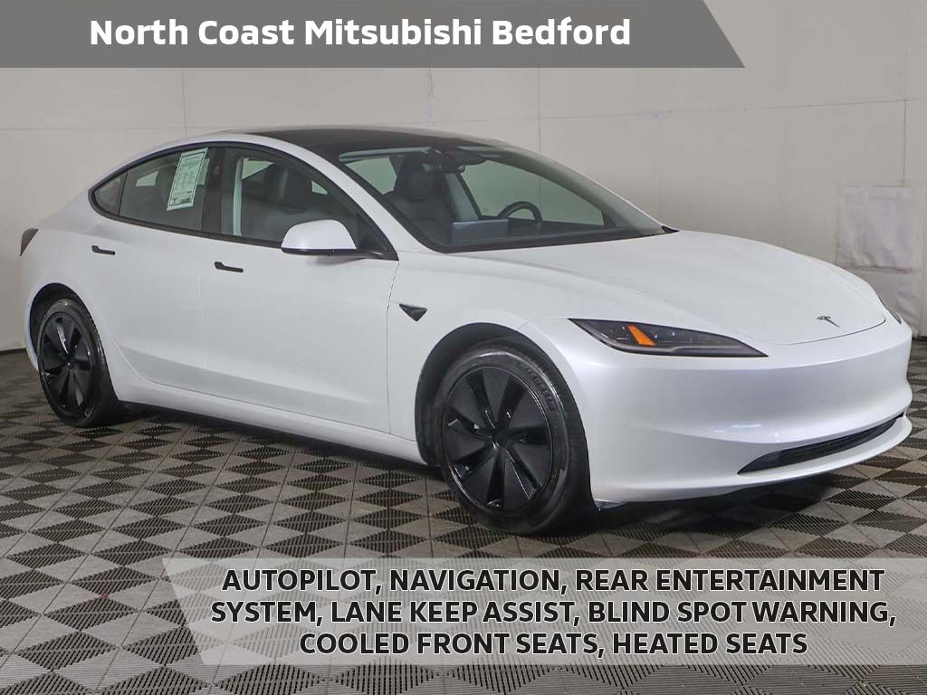 Pearl White Multi-Coat 2025 Tesla Model 3 Sedan Rear-Wheel Drive 1-Speed Automatic