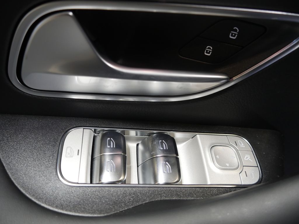 Thumbnail: 2026 Mercedes-Benz GLE - 18