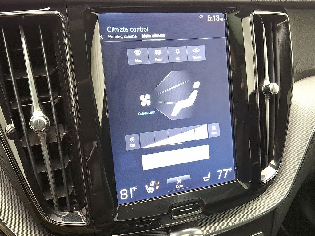 Thumbnail: 2018 Volvo XC60 - 16