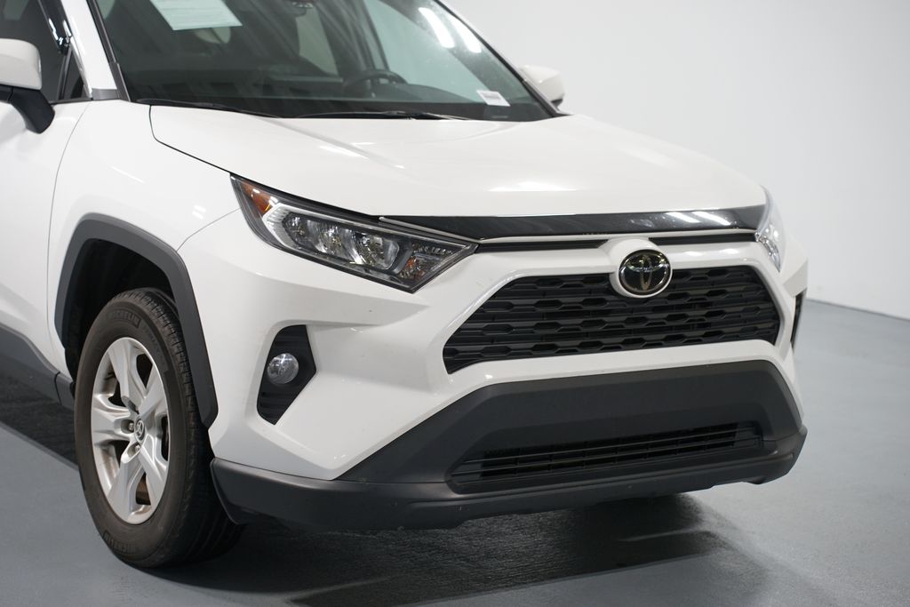 Thumbnail: 2021 Toyota RAV4 - 4