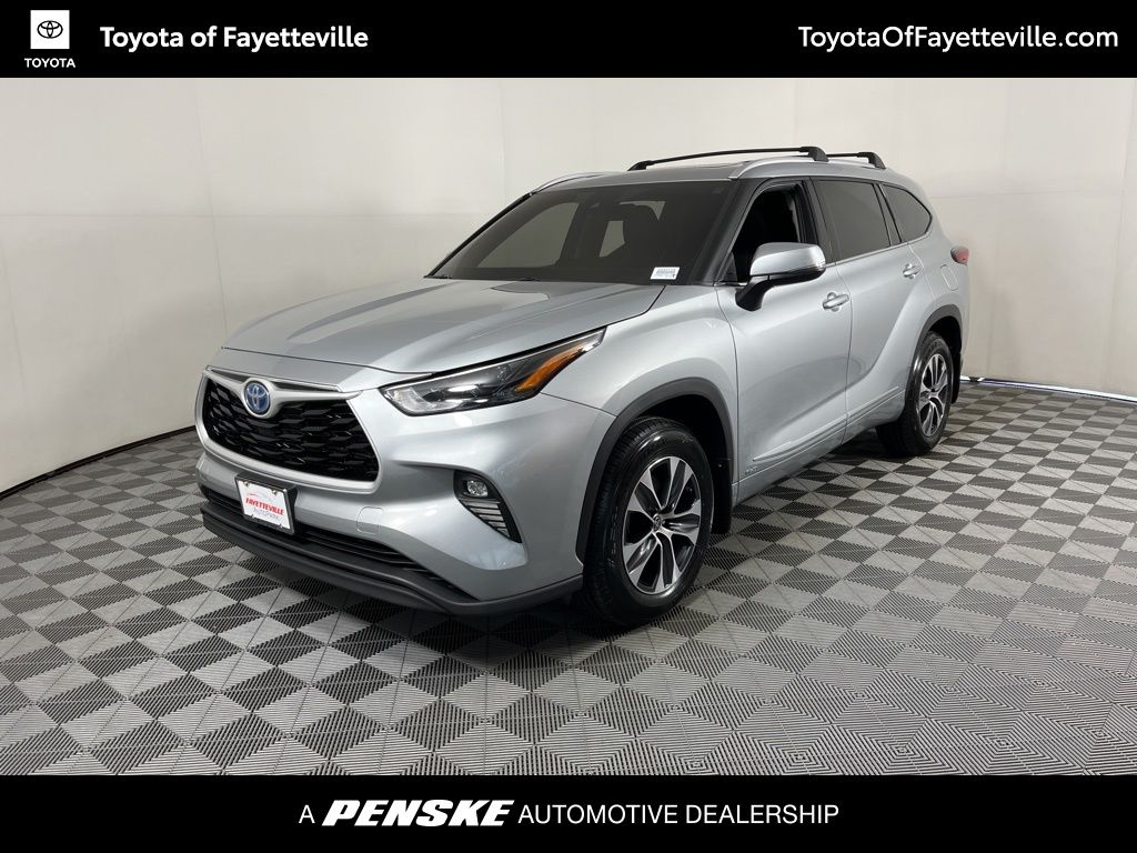 2022 Toyota Highlander XLE -
                  Fayetteville, AR