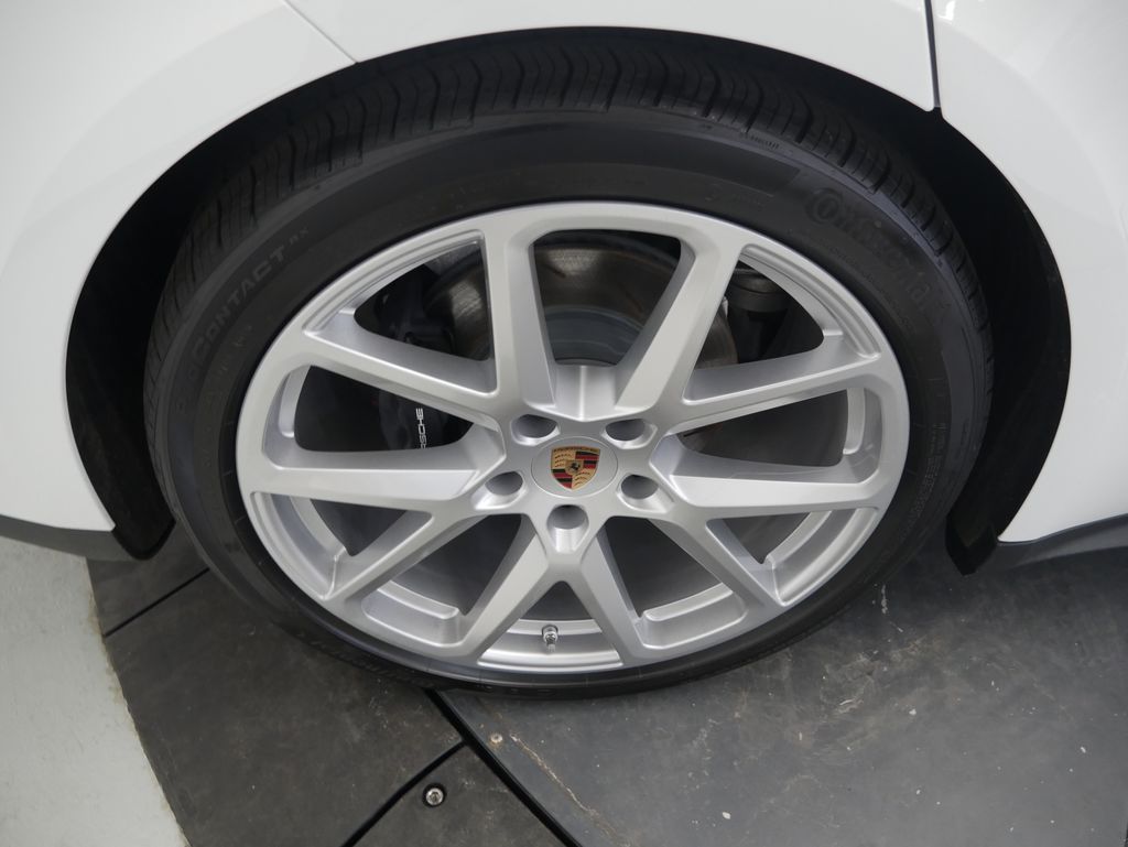 Thumbnail: 2026 Porsche Panamera - 15