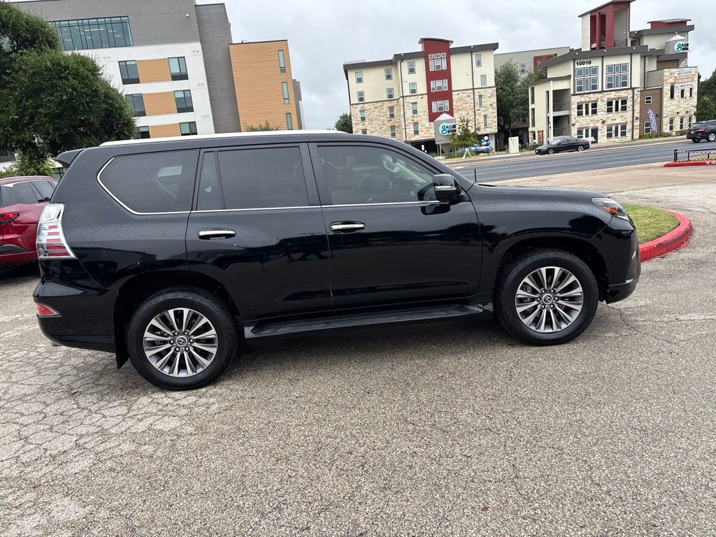 Thumbnail: 2022 Lexus GX - 6
