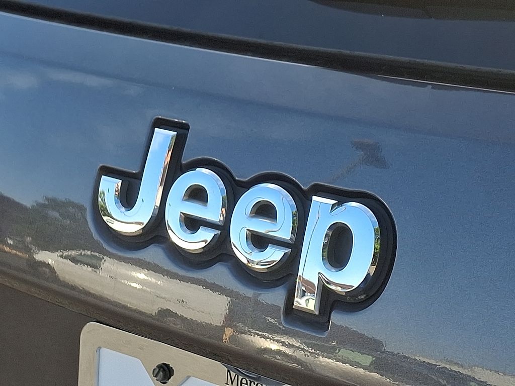 Thumbnail: 2019 Jeep Grand Cherokee - 30