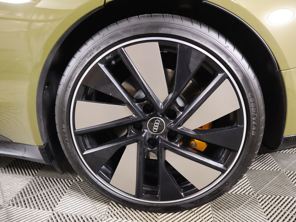 Thumbnail: 2022 Audi RS e-tron GT - 31