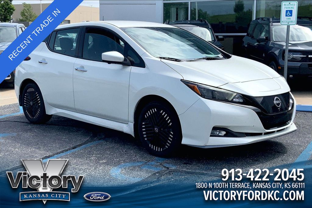 Pearl White Tricoat 2023 Nissan LEAF SV Plus FWD Hatchback Front-Wheel Drive Automatic