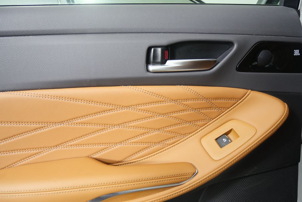 Thumbnail: 2019 Toyota Avalon - 13