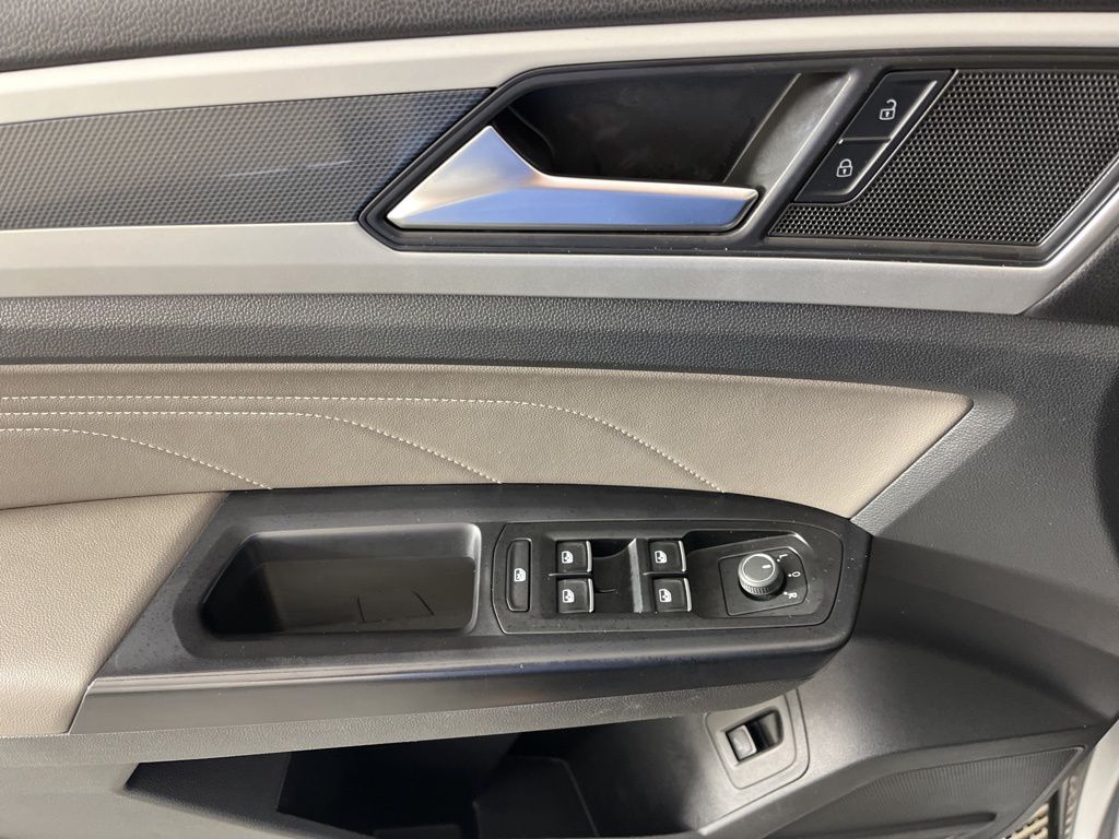 Thumbnail: 2021 Volkswagen Atlas - 27