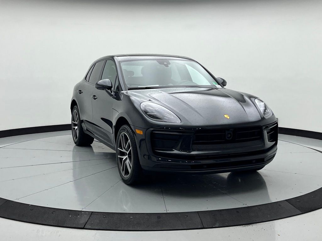 Thumbnail: 2025 Porsche Macan - 7