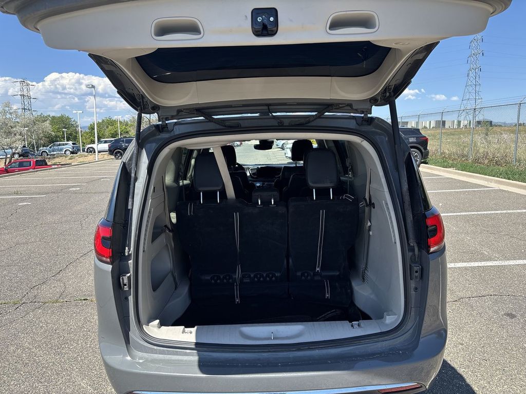 Used 2022 Chrysler Pacifica Van