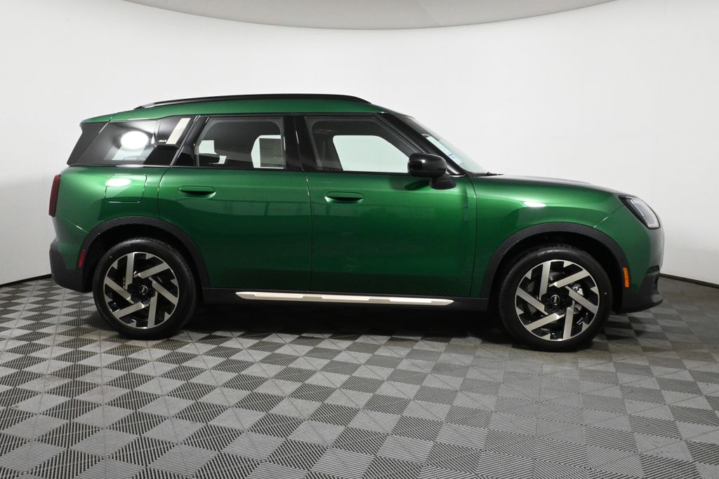 2025 MINI Cooper Countryman Signature 8