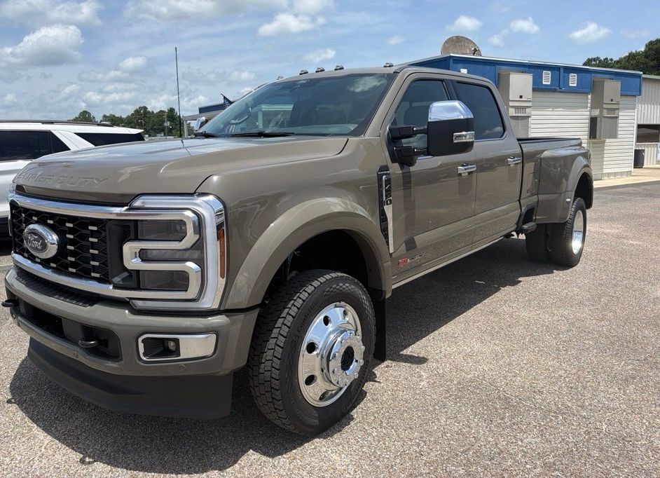 Marsh Gray 2026 Ford F-450 Super Duty Pickup Truck Four-Wheel Drive Automatic