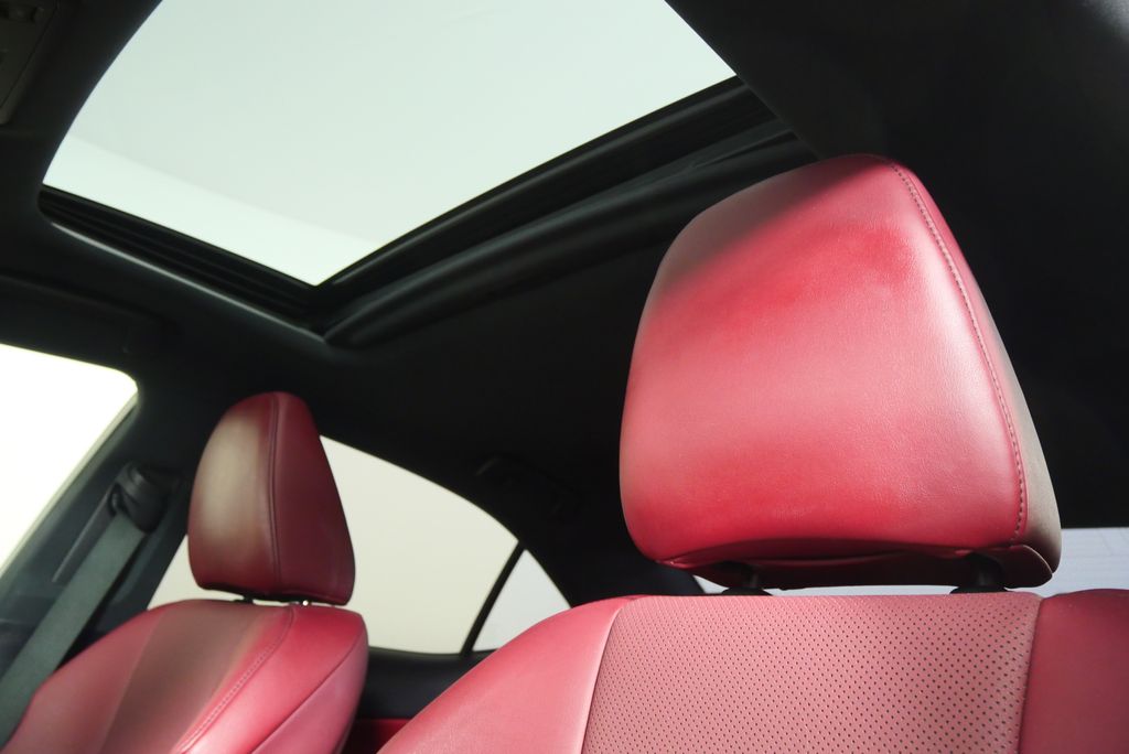 2018 Lexus IS 300 12