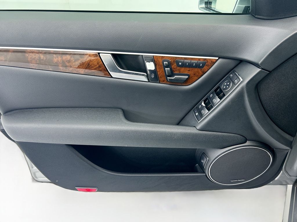 Thumbnail: 2013 Mercedes-Benz C-Class - 23