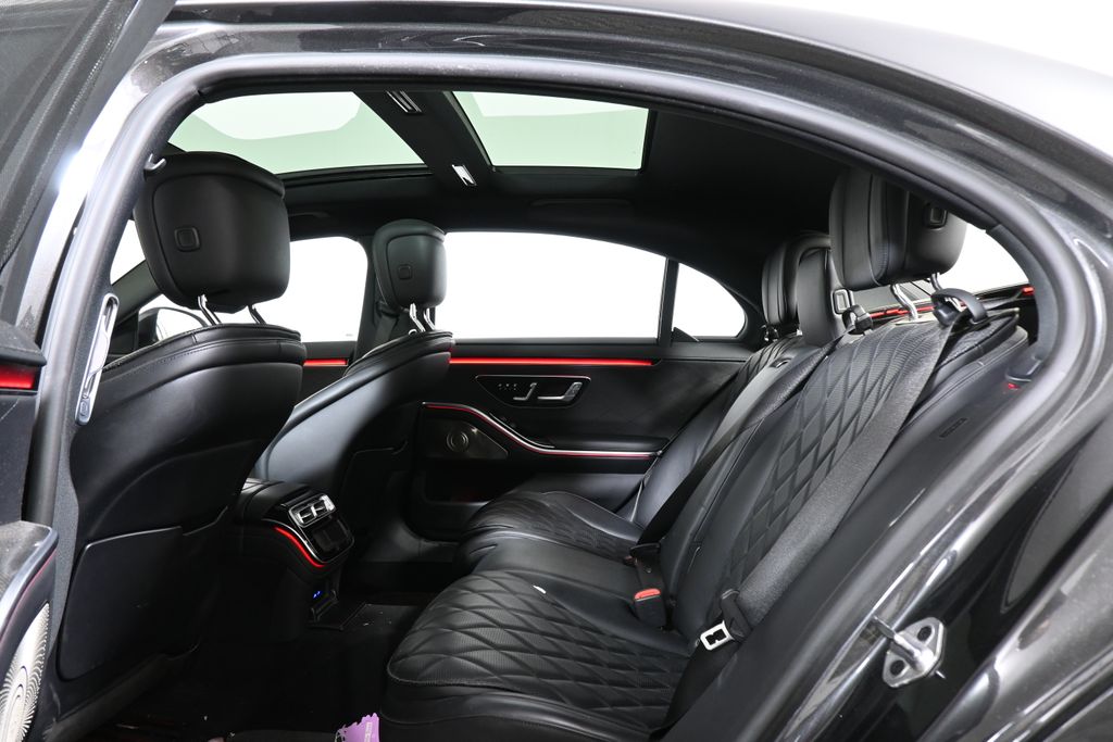 Thumbnail: 2023 Mercedes-Benz S-Class - 7