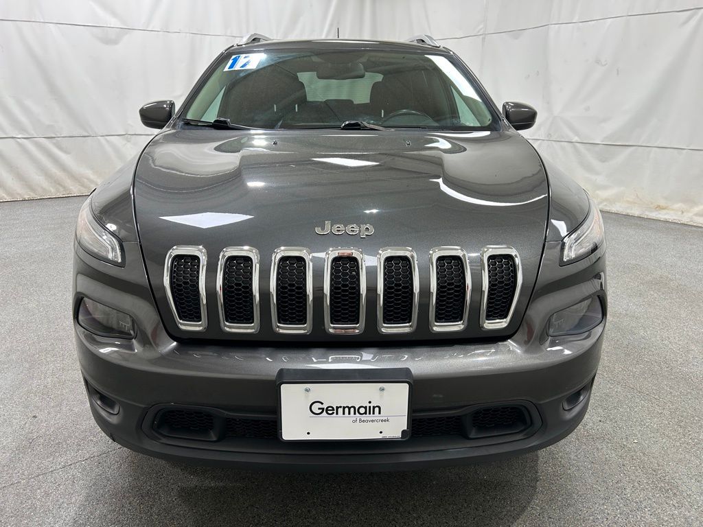 2017 Jeep Cherokee Latitude photo 2