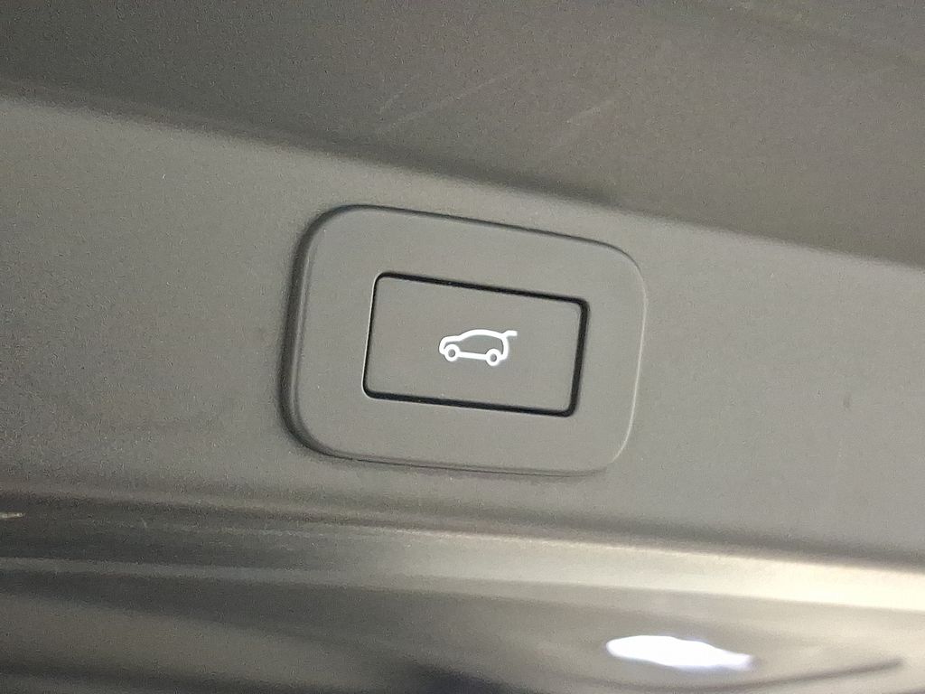 Thumbnail: 2024 Land Rover Range Rover Sport - 32