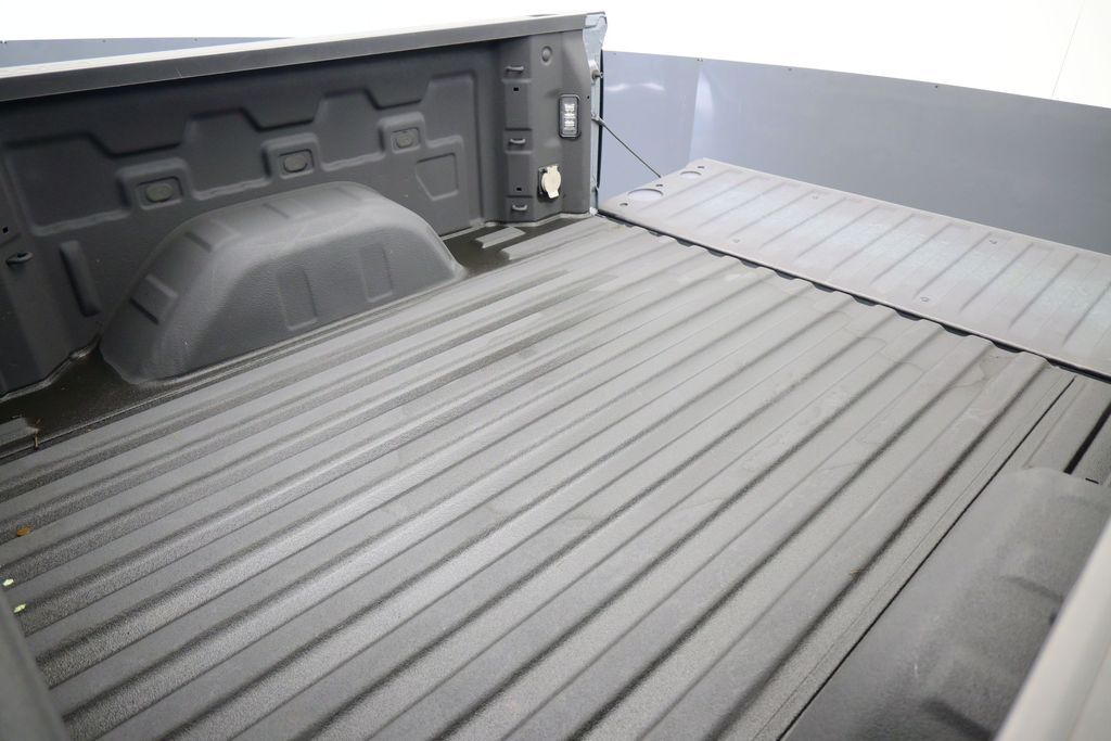 Used 2024 Sterling Metallic GMC Elevation image 44