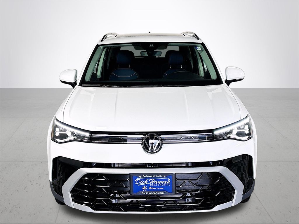 2025 Volkswagen Taos SEL photo 2