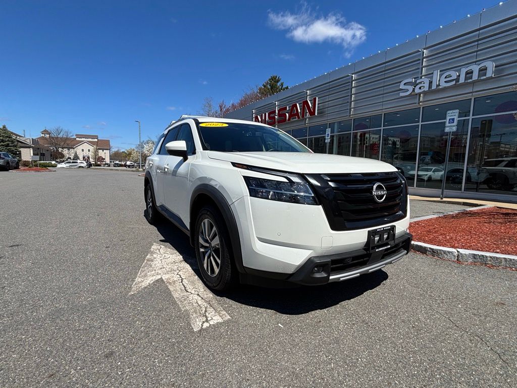 Pearl White Tricoat 2023 Nissan Pathfinder SUV / Crossover All-Wheel Drive 9-Speed Automatic
