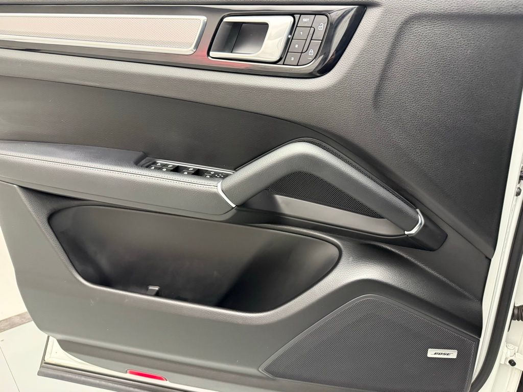 Thumbnail: 2023 Porsche Cayenne - 15