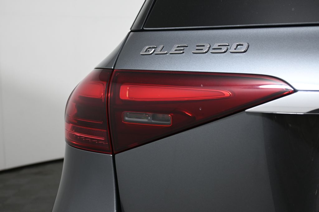 Thumbnail: 2026 Mercedes-Benz GLE - 12