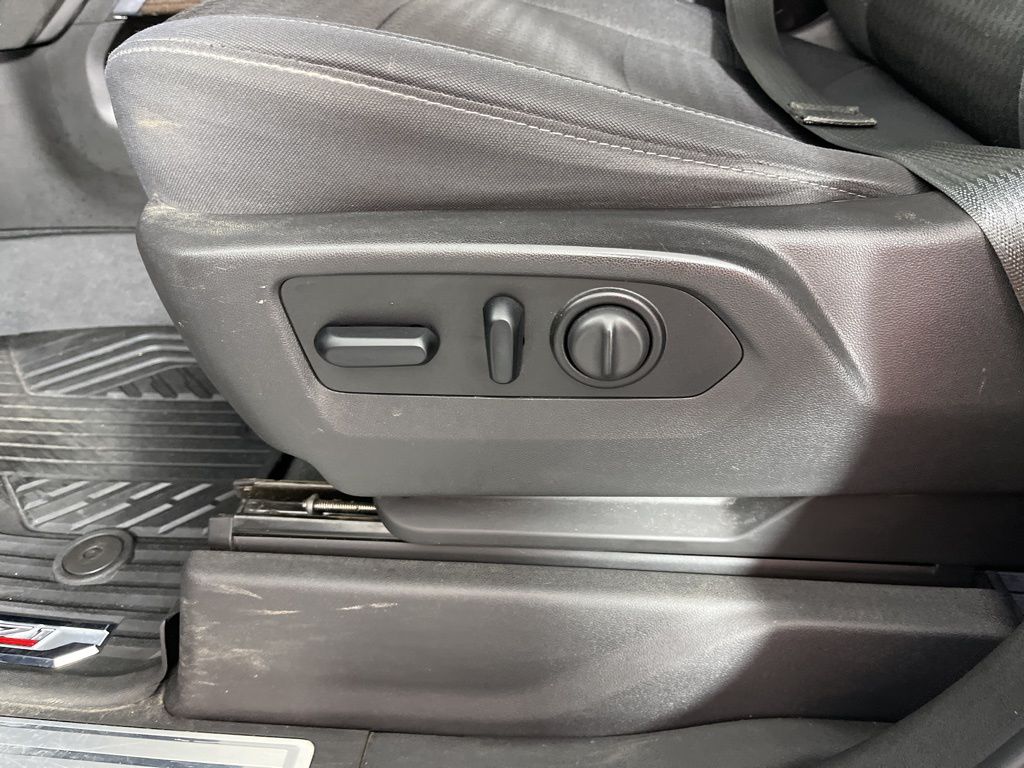 Thumbnail: 2021 Chevrolet Silverado 1500 - 24