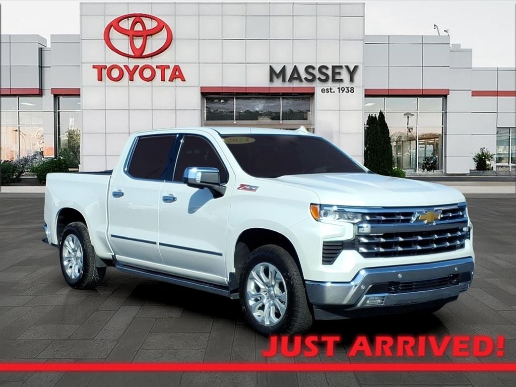 White Pearl 2024 Chevrolet Silverado 1500 Pickup Truck Four-Wheel Drive Automatic