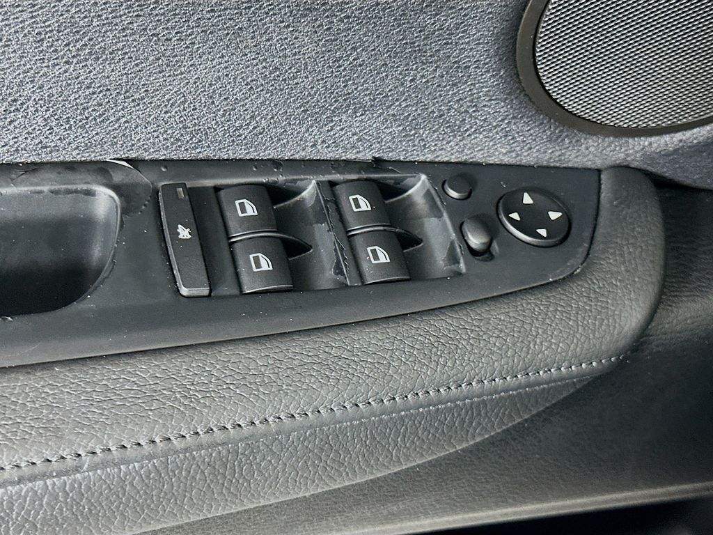 Thumbnail: 2012 BMW X5 - 17