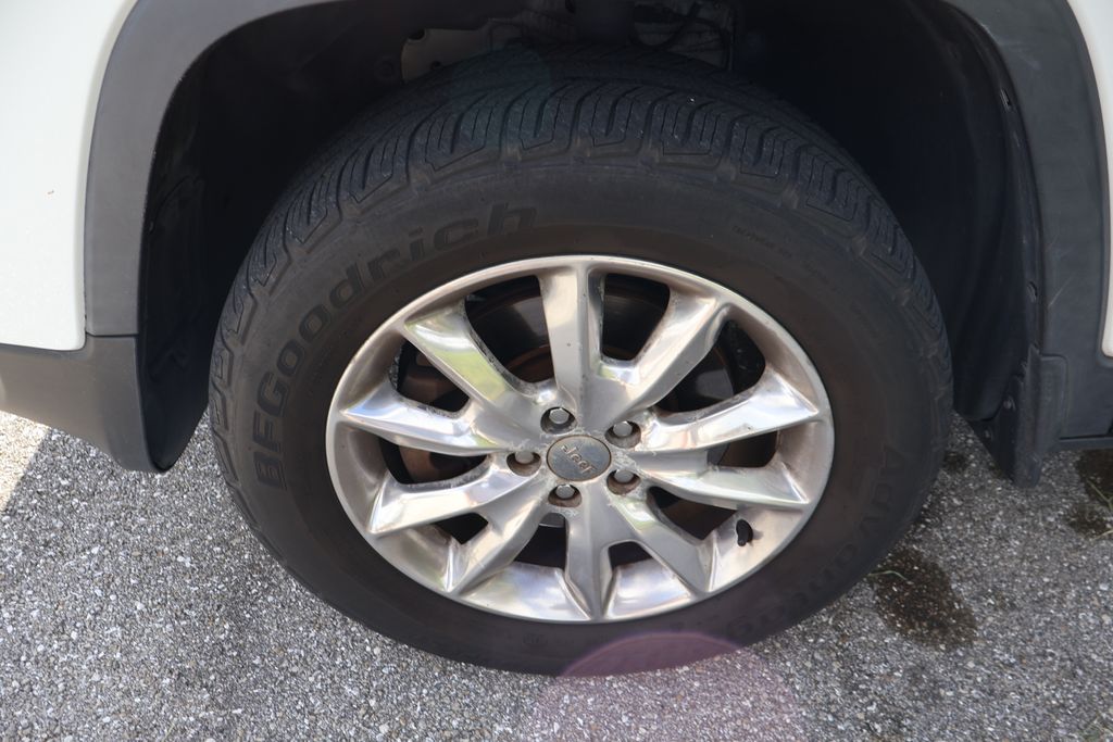 Thumbnail: 2014 Jeep Cherokee - 4