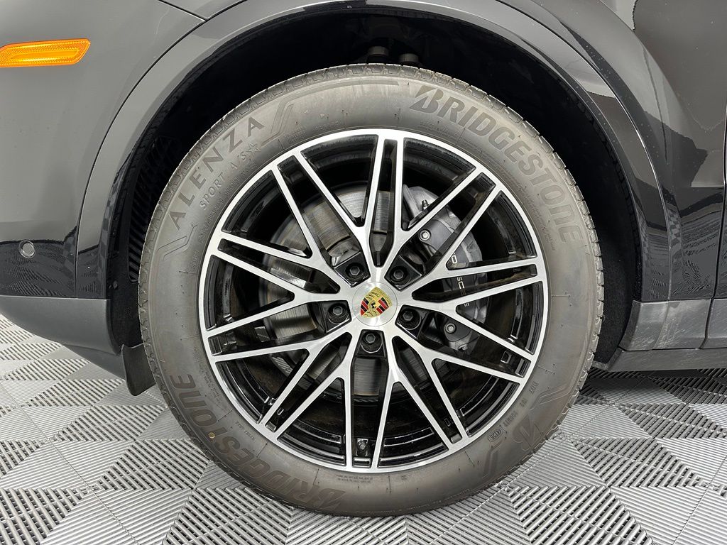 Thumbnail: 2024 Porsche Cayenne - 15