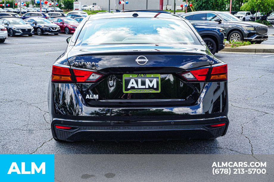 2025 Nissan Altima SV - Photo 11