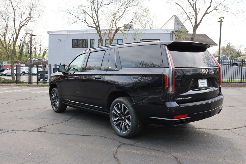 Thumbnail: 2023 Cadillac Escalade - 3