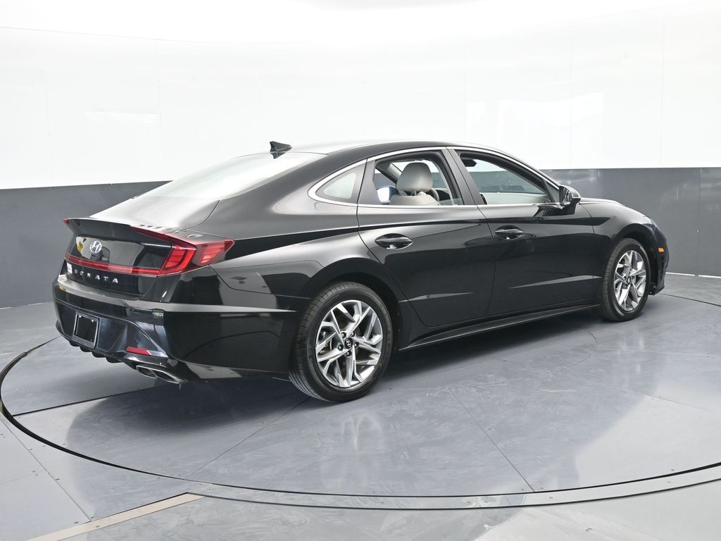 Used 2023 Onyx Black Hyundai SEL image 6