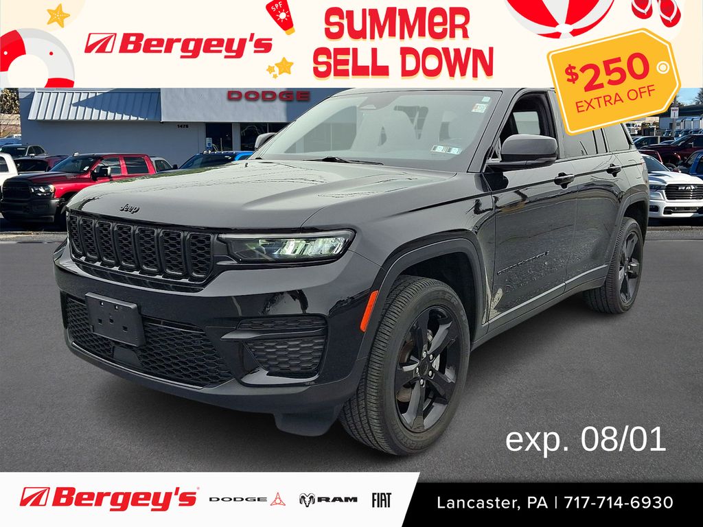Diamond Black Crystal Pearlcoat 2023 Jeep Grand Cherokee SUV / Crossover Four-Wheel Drive 8-Speed Automatic