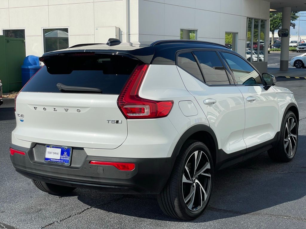 Thumbnail: 2021 Volvo XC40 - 6