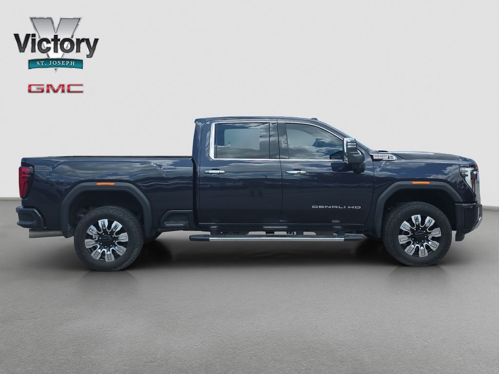 Used 2025 Silver GMC Denali image 18